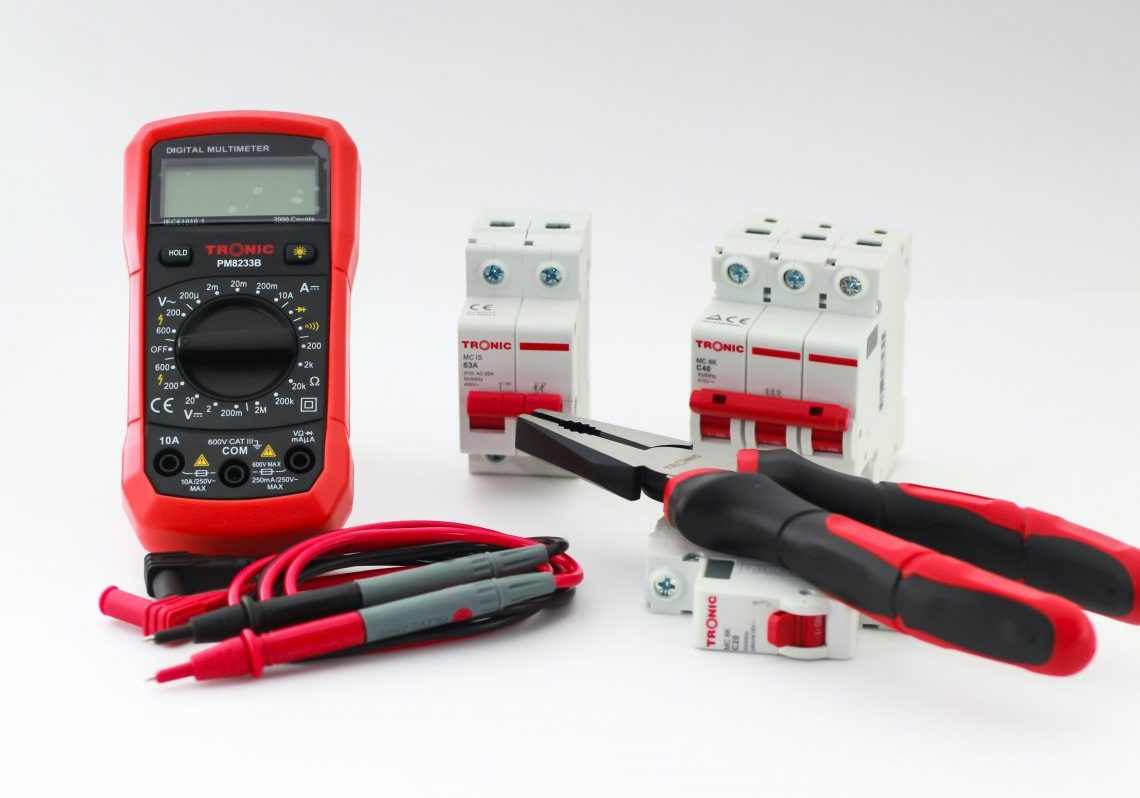 Faulty electrical systems, commercial, fault-finding